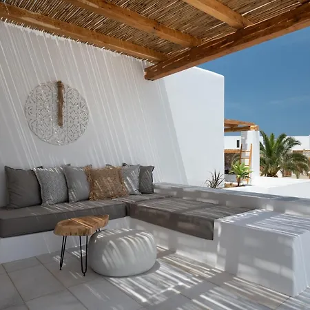 Kosmitis & Naousa (Paros)