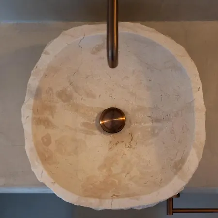 Kosmitis & 아파트 나오우사