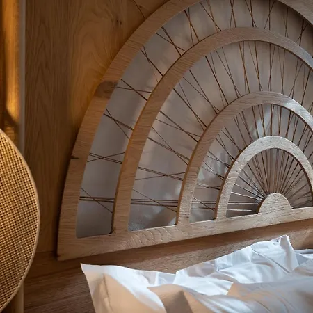 아파트 Kosmitis & *