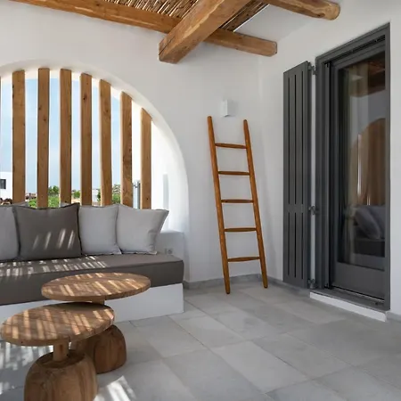 Kosmitis & * Naousa (Paros)