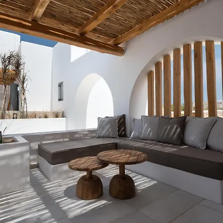 Kosmitis & Naousa (Paros)