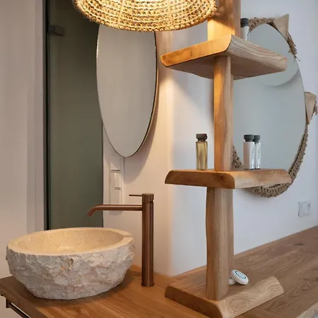 Kosmitis & Apartman Náusza