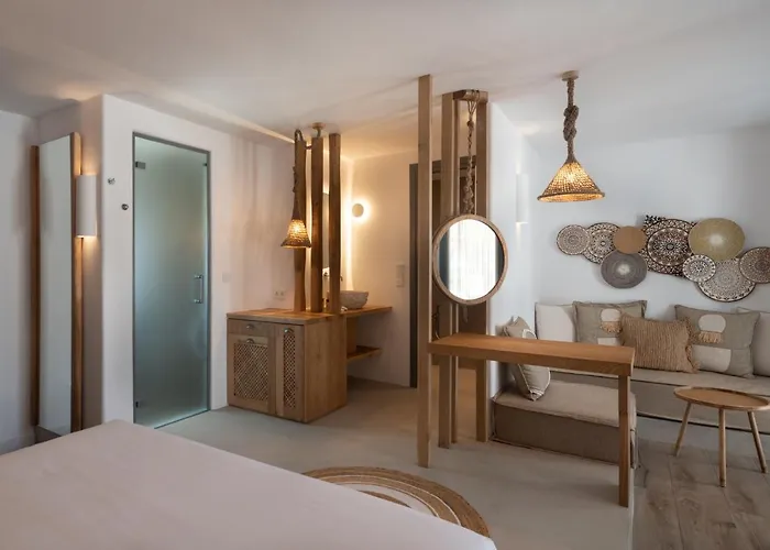 Kosmitis & Apartment Naousa (Paros)