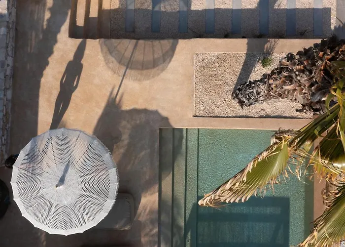 Kosmitis & * Naousa (Paros)