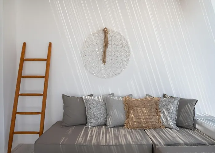 Kosmitis & * Naousa (Paros)