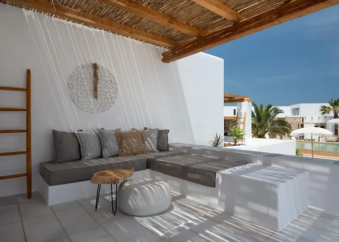 Kosmitis & Naousa (Paros)