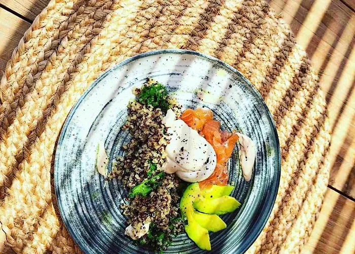 Kosmitis & Apartamento Naousa (Paros)