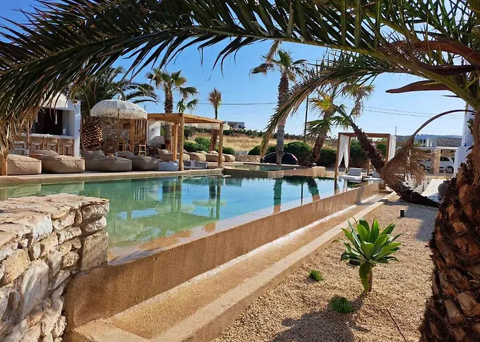 Kosmitis & Apartment Naousa (Paros)