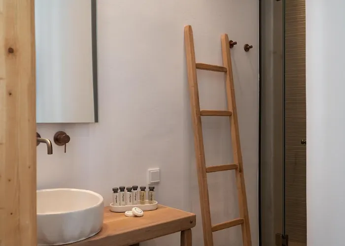 Kosmitis & Naousa (Paros)