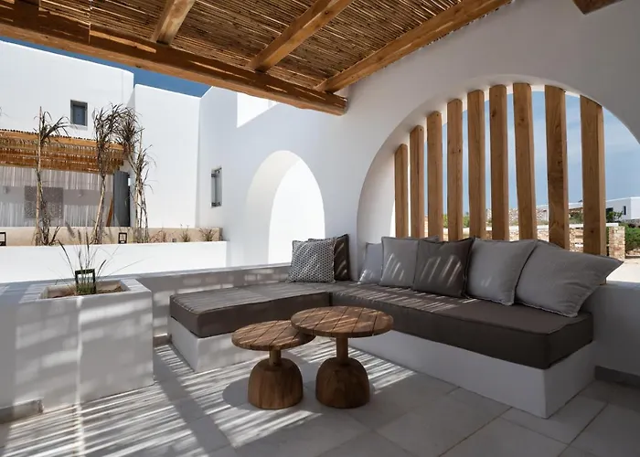 Kosmitis & Naousa (Paros)